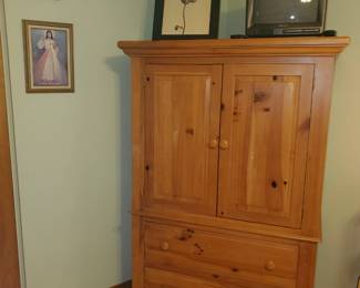 Broyhill wood cubbard
