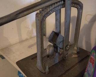 CE Potter Cast Iron Nut Cracker