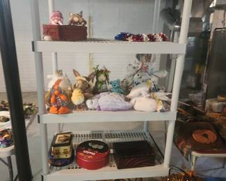 Holiday Decor, Baskets, Tins