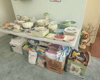 Pottery Items, Towels, Tablecloths, Napkins, Placemats