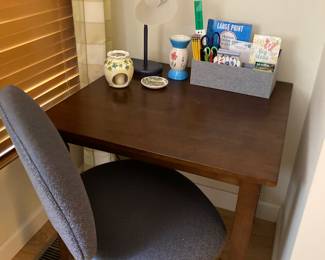 Table & Desk