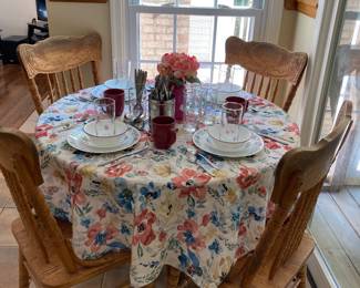 Oak Kitchen Table w/ 4 Chairs 