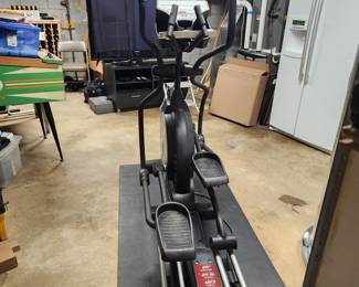 SOLE E35 elliptical, works perfectly