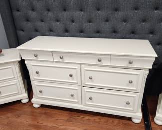 1 dresser with 2 matching nightstands