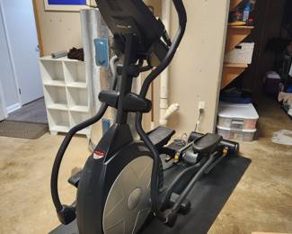 SOLE E35 elliptical, works perfectly