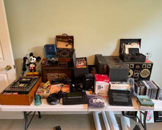 vintage electronics and vacuum tubes