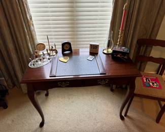 writing desk