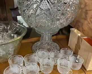 Footed punch bowl with cups vintage 