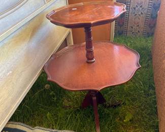 Vintage 2-tiered butler table