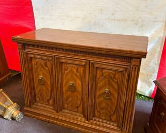 Vintage Thomasville MCM buffet with fold out top