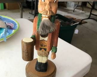 Prosit🤪 carved Hofbrauhaus nutcracker 