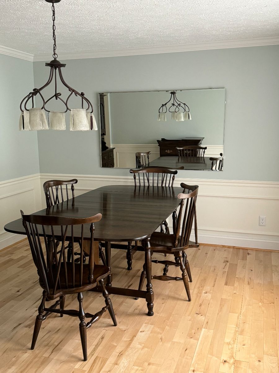 Dropleaf Dining Room Table w/2 Leaves & 4 Chairs Set (Can be purchased separately)