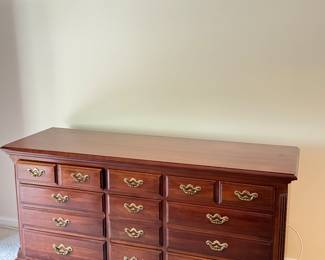 Thomasville 9 Drawer Long Dresser