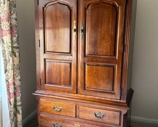 Thomasville Armoire