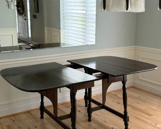 Dropleaf Dining Room Table w/2 Leaves & 4 Chairs Set (Can be purchased separately)