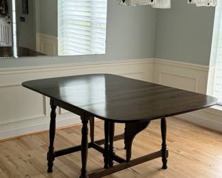 Dropleaf Dining Room Table w/2 Leaves & 4 Chairs Set (Can be purchased separately)