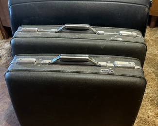 Hard side suitcases 