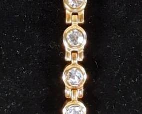 D Plus Womens Designer Stainless Steel Magnetic Therapy Bracelet