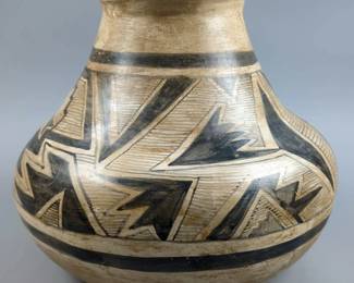 Large Pottery Olla - Possibly Mata Ortiz/Casas Grande - 12" Tall