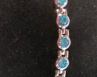 D Plus Womens Designer Stainless Steel Magnetic Therapy Bracelet