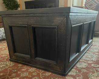 Flip top coffee table