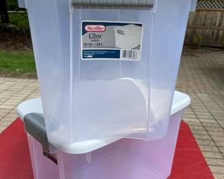  Sterilite Ultra Latch 30 qt Container