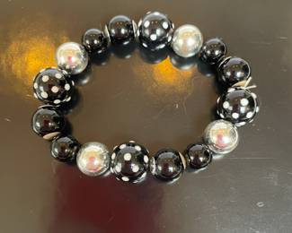  Glossy Black and Beige Beaded Elastic Bracelet