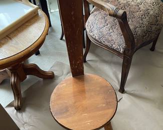 Antique spinners chair 