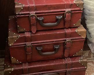 Stackable decorative luggage
