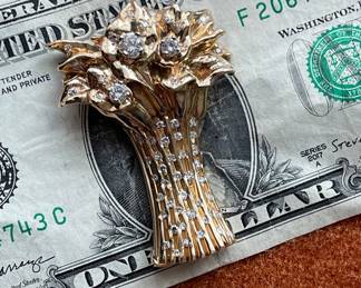Amazing solid 14k gold brooch with real diamonds! 
