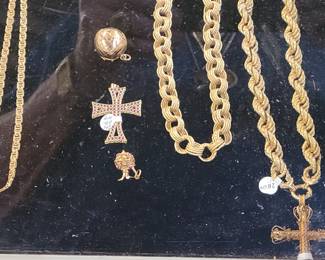 Assorted 18k Gold jewelry 