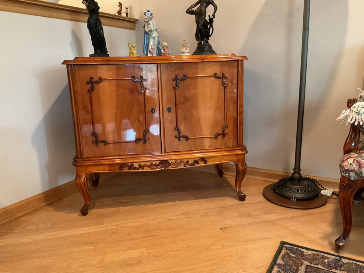 HILLTOP ESTATE SALES by Kathy & Valerie... starts on 5/31/2024