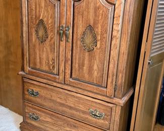 4 pc. VINTAGE BEDROOM SET