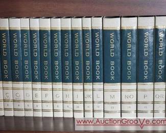 18 1971 World Book Encyclopedia Collection. AZ