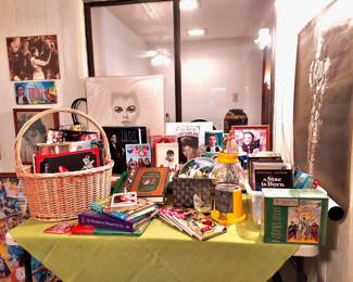 Wizard Of Oz & Judy Garland Collectibles