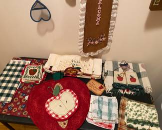 Apple Kitchen Decor, Linens