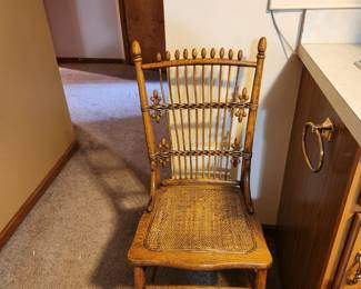 Antique sitting chair