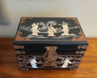 Chinese jewelry box
