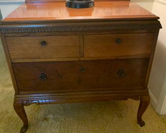 Gorgeous small chest 