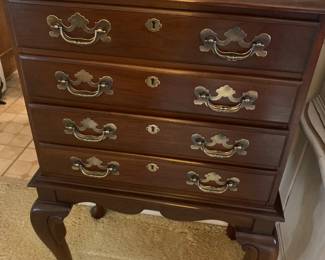 Flatware chest
