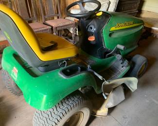 John Deere LT160