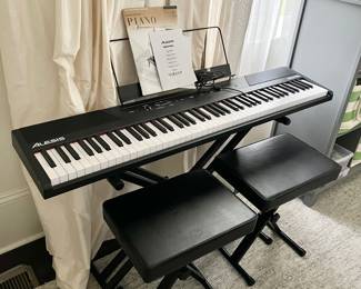 working keyboard and stools