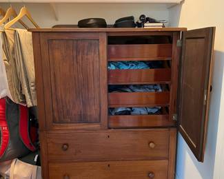 linen press