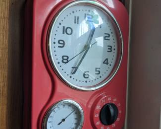 Retro Kitchen Wall Clock, with a Thermometer and 60-Minute Timer