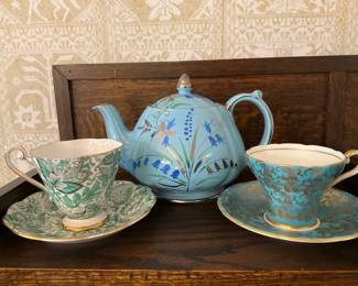 English Sadler Teapot, Royal Standard Aynsley Bone China Teacups Saucers