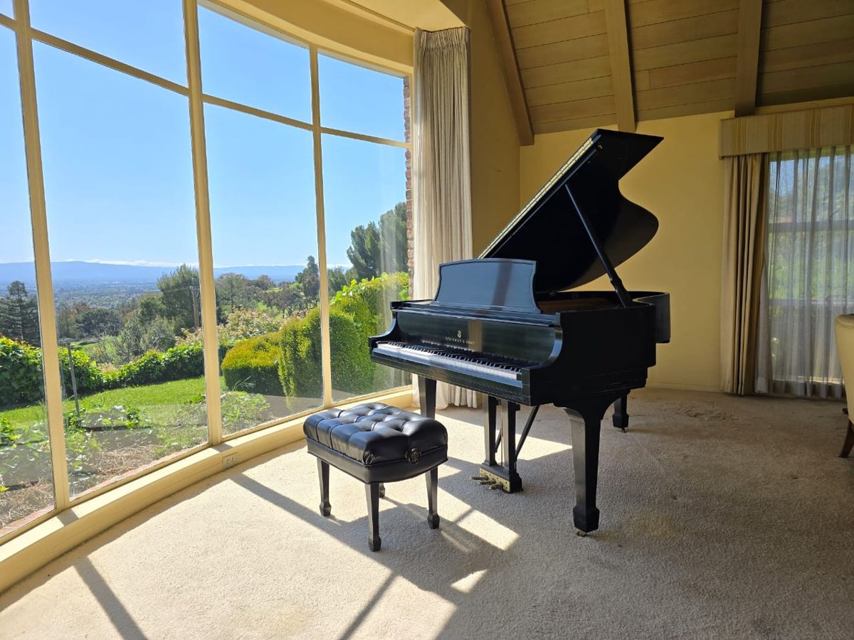 Steinway& sons Grand piano 1998