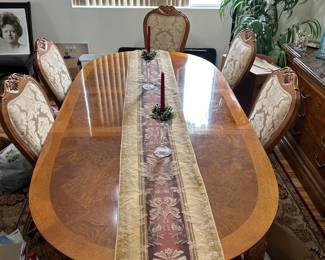 Gorgeous Formal Dining Room Table with extra leaf & 6 upholstered chairs