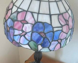 Tiffany style table lamp