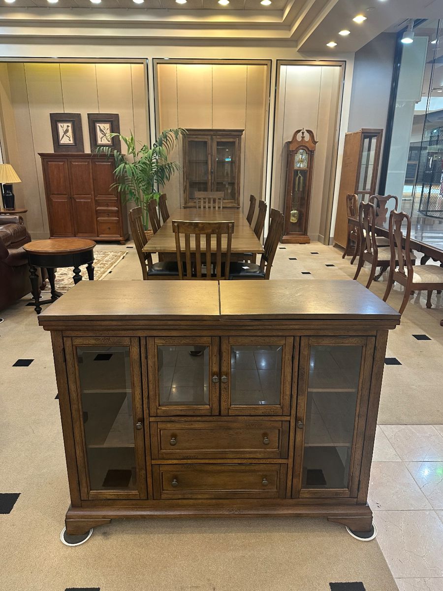 Buffet that matches formal dining table and hutch - so nice!
