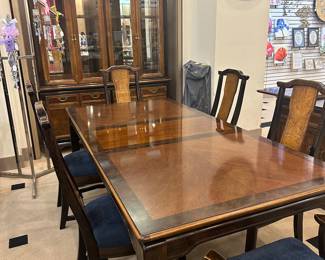 Dining Set - 6 chairs - leaf - buffet and hutch! Sold separately.